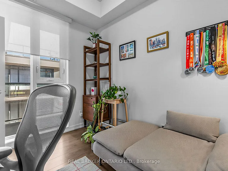 297 College St #1503 — Photo 11