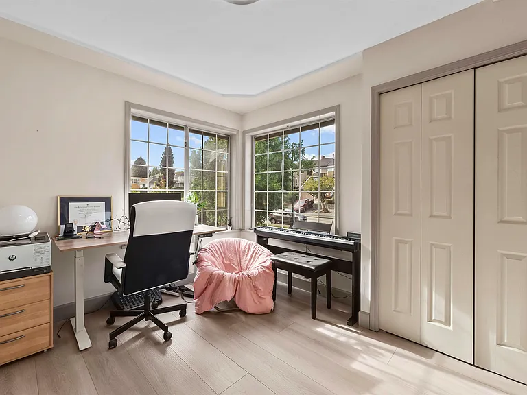 2268 Leclair Dr — Photo 34