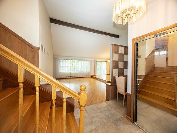 4th image of 10025 Bronx Ave