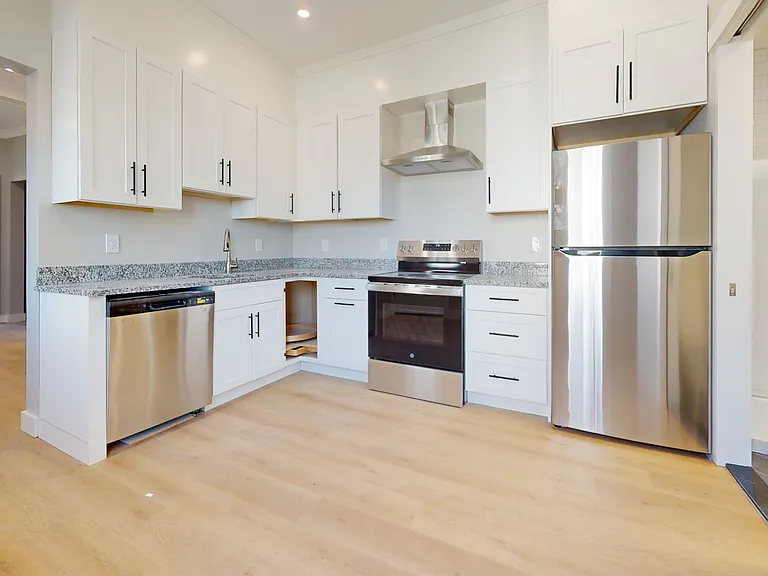 61 Dartmouth St #4 — Photo 1