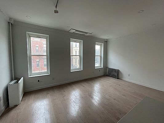 2nd image of 212 14th St #2