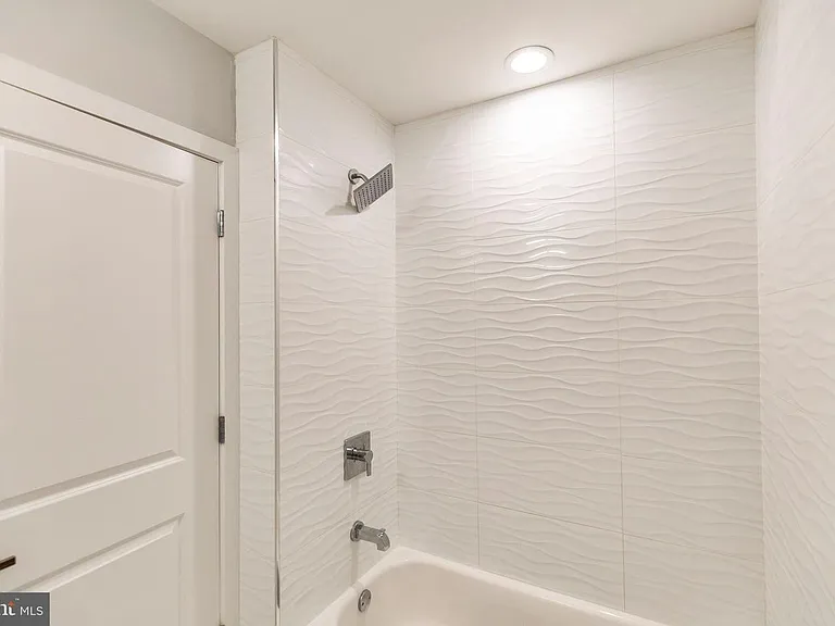 2621 E Letterly St — Photo 7