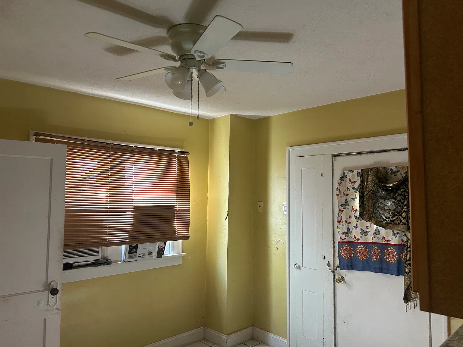 3 bed, 1008 sqft, $1,300 — Photo 3