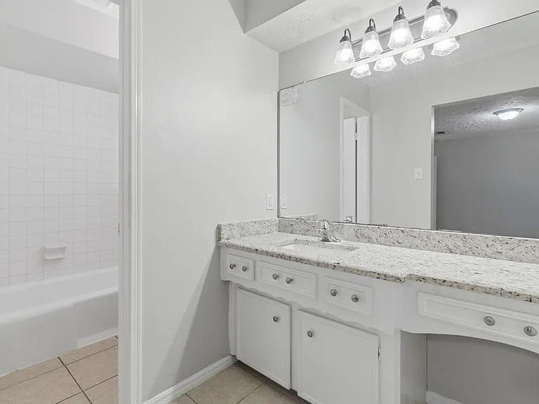 1122 Tigris Ln — Photo 19