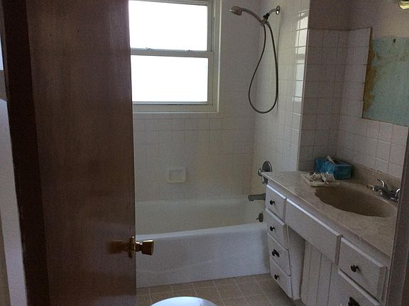 4th image of 4770 Greenfield Dr #1
