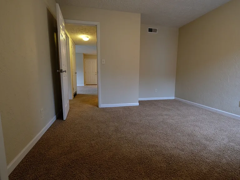 807 N Fell Ave — Photo 7