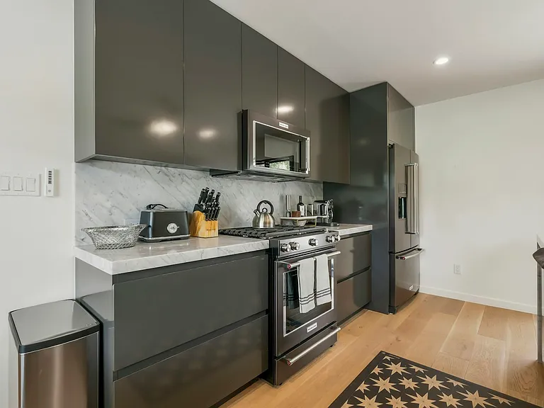 4 Arch Way — Photo 13