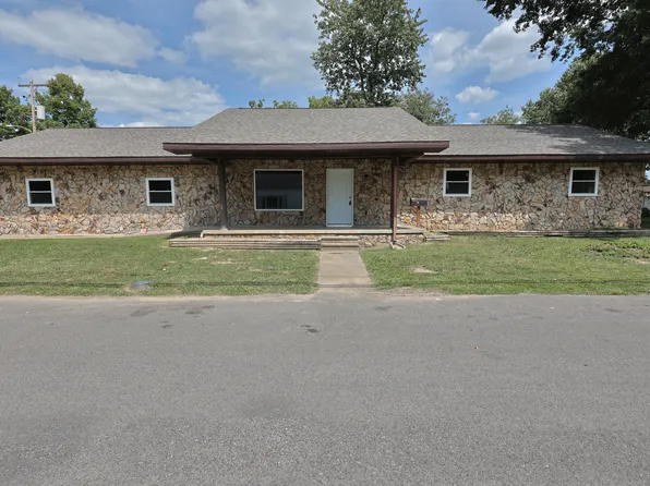 302 Clayton St Unit 1, Benton, IL 62812