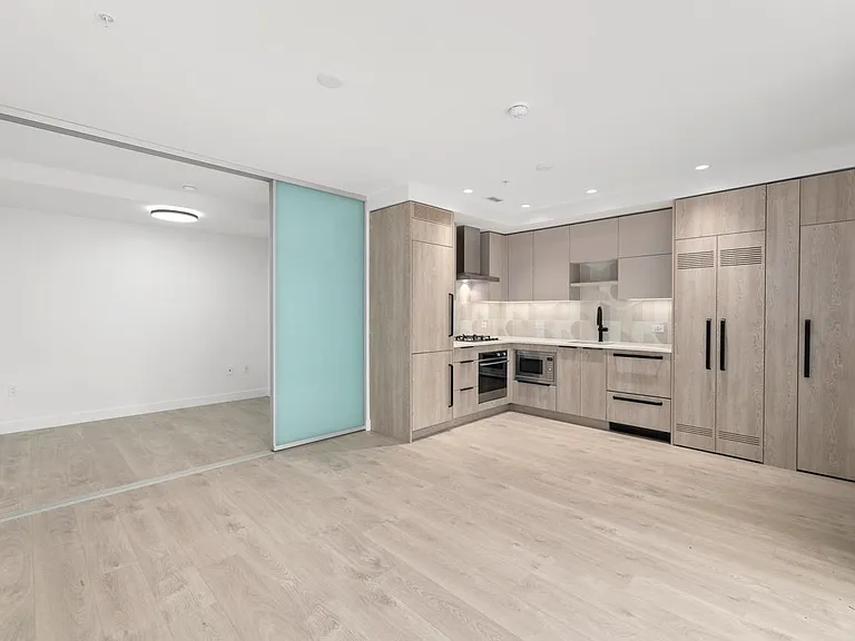 312 E 15th Ave — Photo 4