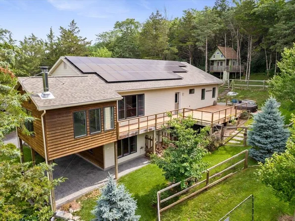 1240 Lincolnshire Dr, Rockingham, VA 22802