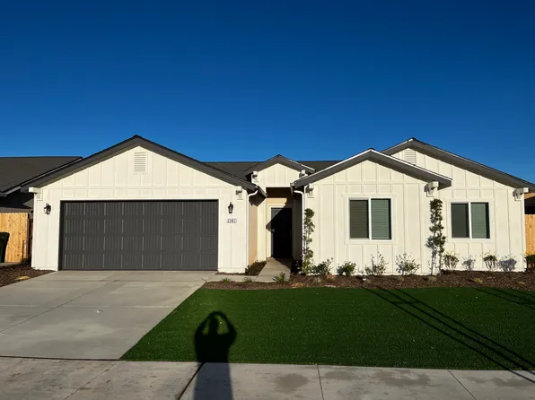 2387 N Chateau Way, Hanford, CA 93230