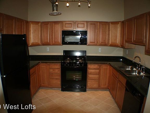 5th image of 10 W Huron St Ste 303
