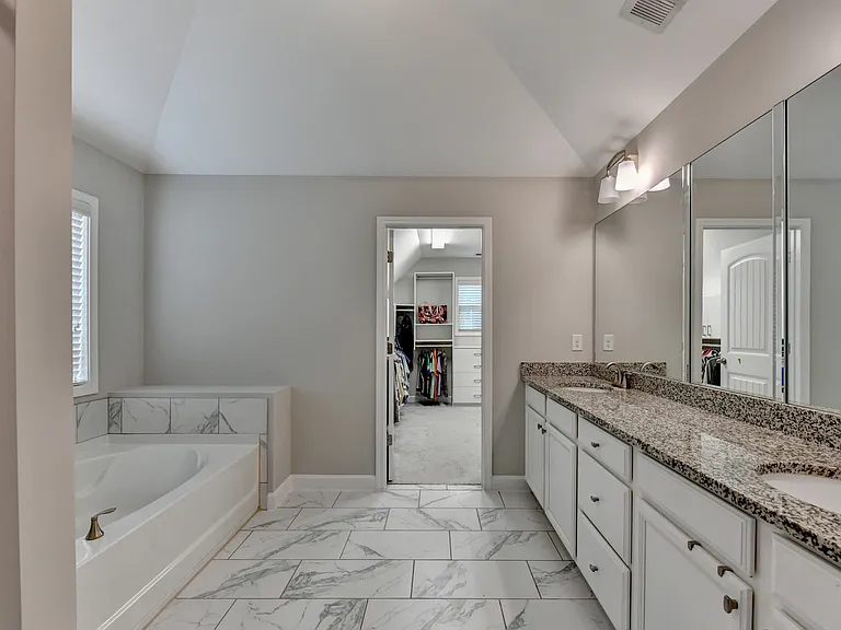 6035 Ashborough Park — Photo 6