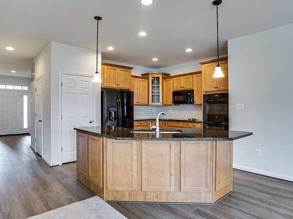 Kitchen with breakfast bar