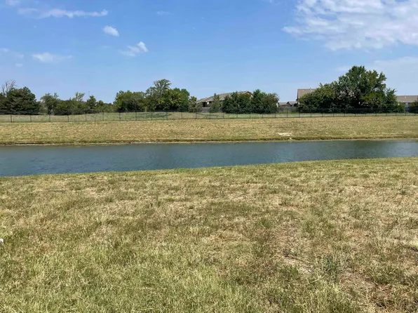 8482 E Deer Run St, Wichita, KS 67226