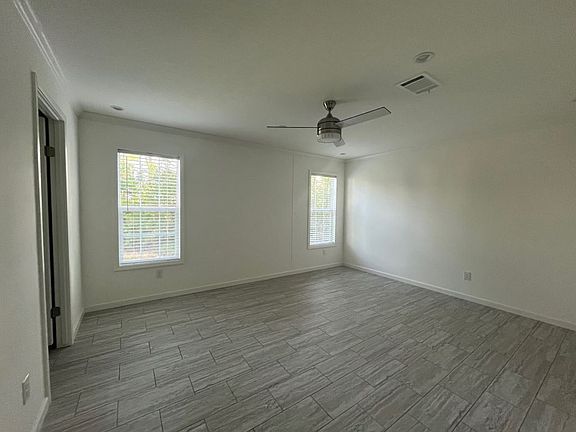 4th image of 18 Eland Dr #18
