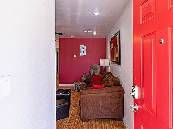 5th image of 800 Sherwood Dr Unit B