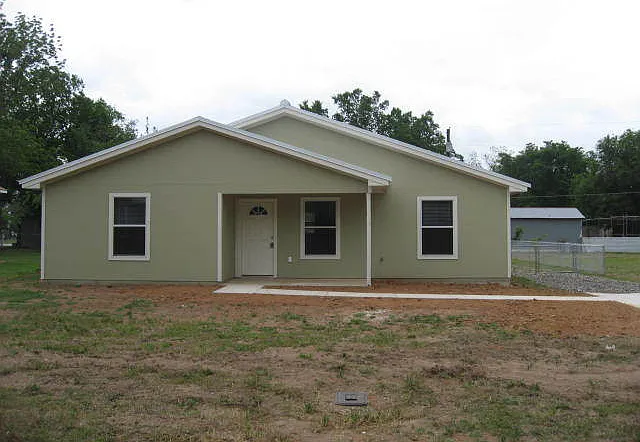 303 Taylor St
