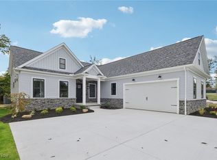 453 Sunrise View Dr, Akron, OH 44313
