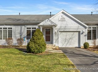 277 Shoreside South Dr S, Grand Rapids, MI 49548