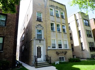 4831 Lee St APT 3, Skokie, IL 60077