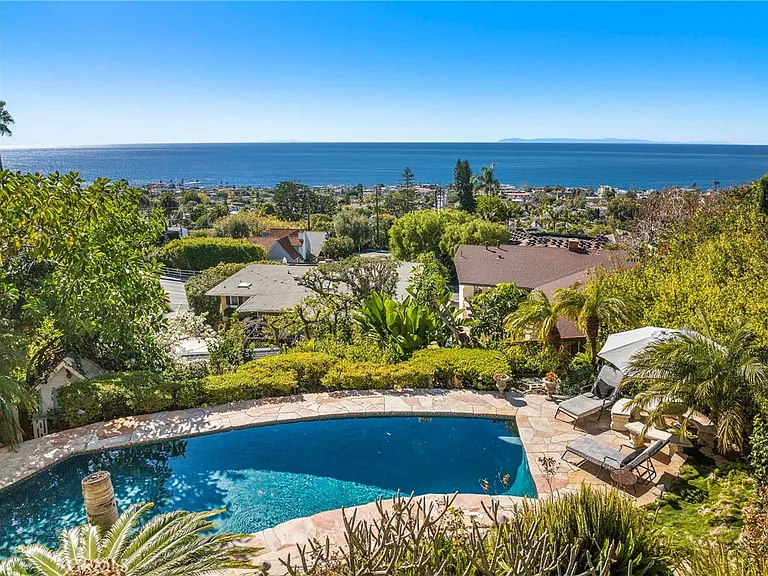 875 Coast View Dr — Photo 37