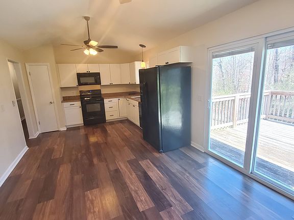 3rd image of 63 Browndale Ln