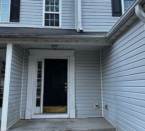 2nd image of 5675 Hampton Ct