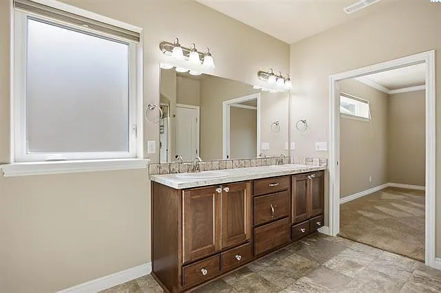 9307 Vincenzo Dr — Photo 30