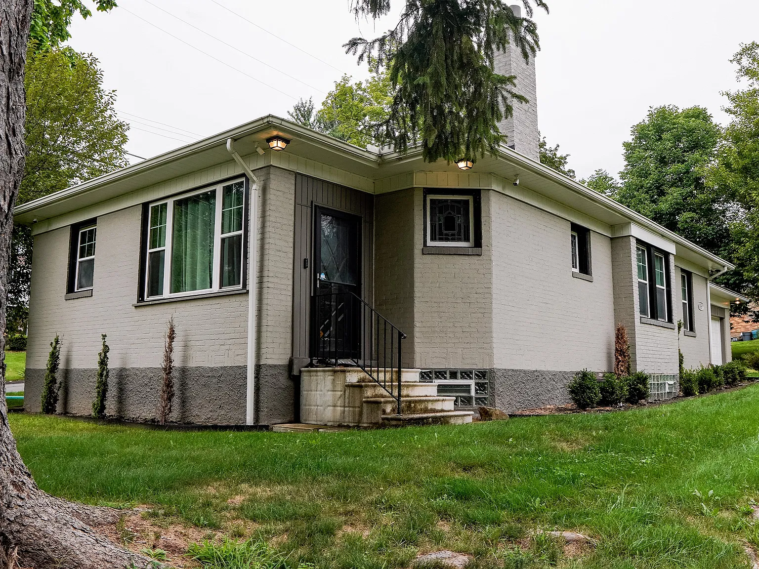 2 bed, 986 sqft, $2,000 — Photo 2