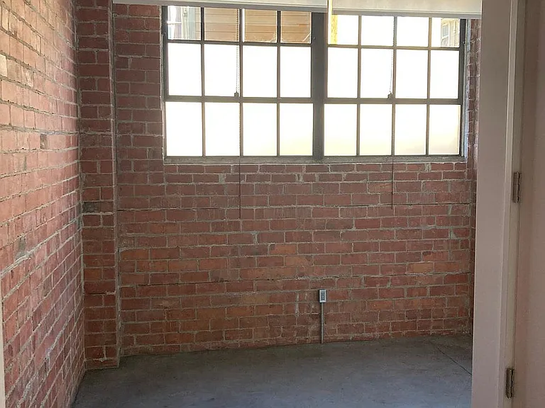 1431 Center St #204 — Photo 7