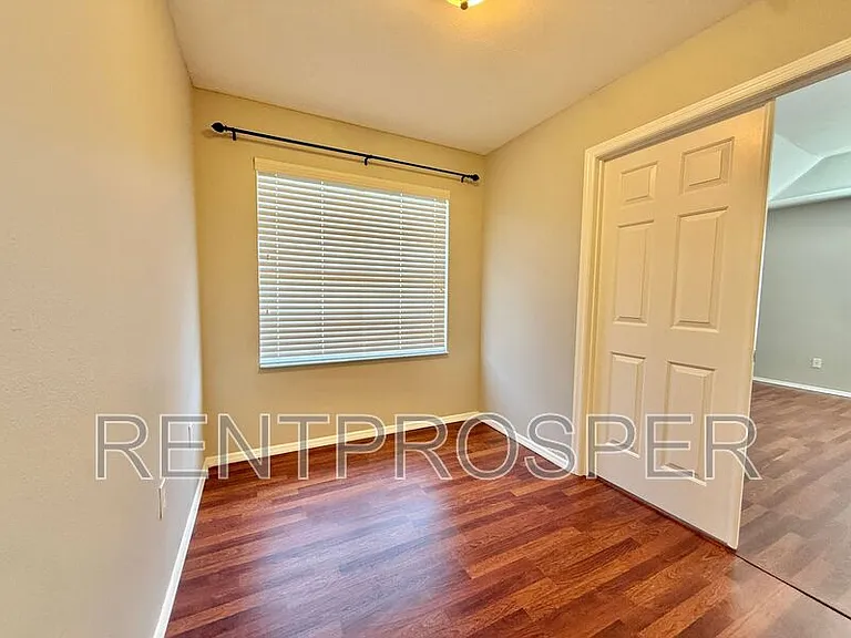 2205 Wyndam Way — Photo 12