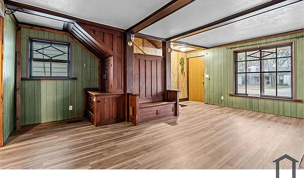 3 bed, 1100 sqft, $1,873 — Photo 3