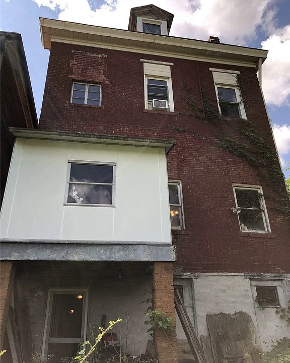 2nd image of 7301 Butler St