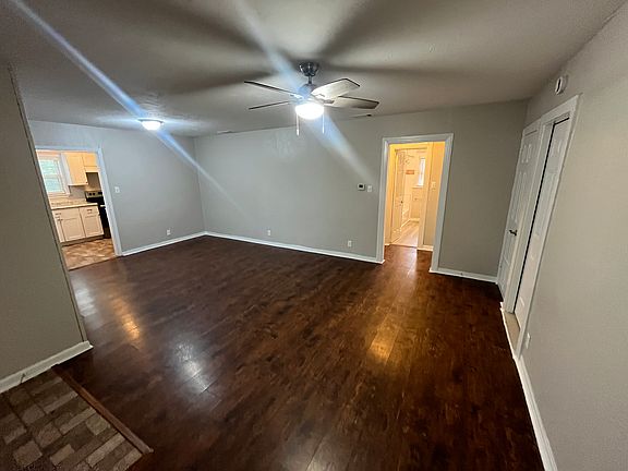 4th image of 4942 Garland Ave