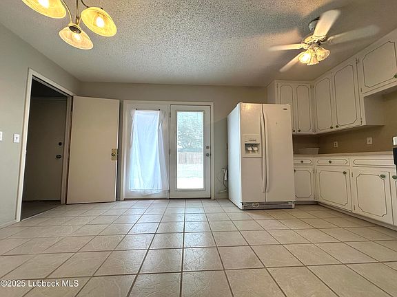 5th image of 322 W Avenue K