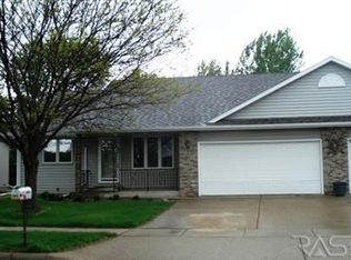 6407 W 43rd St, Sioux Falls, SD 57106