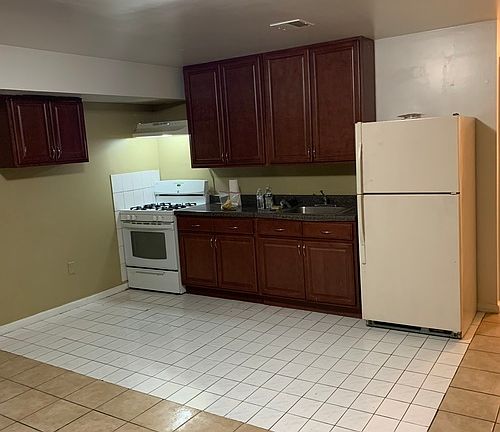2nd image of 148 Clendenny Ave