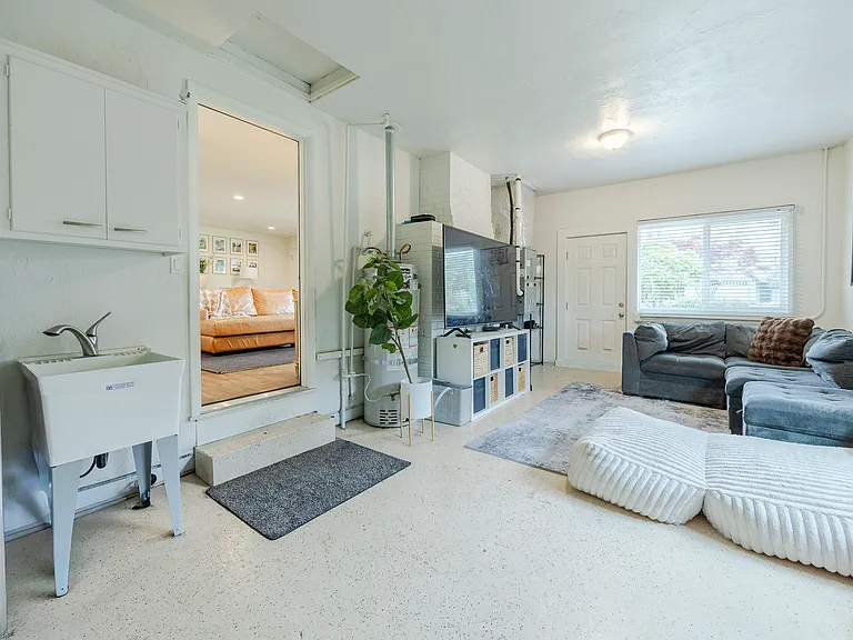 1386 Roundup Dr — Photo 26