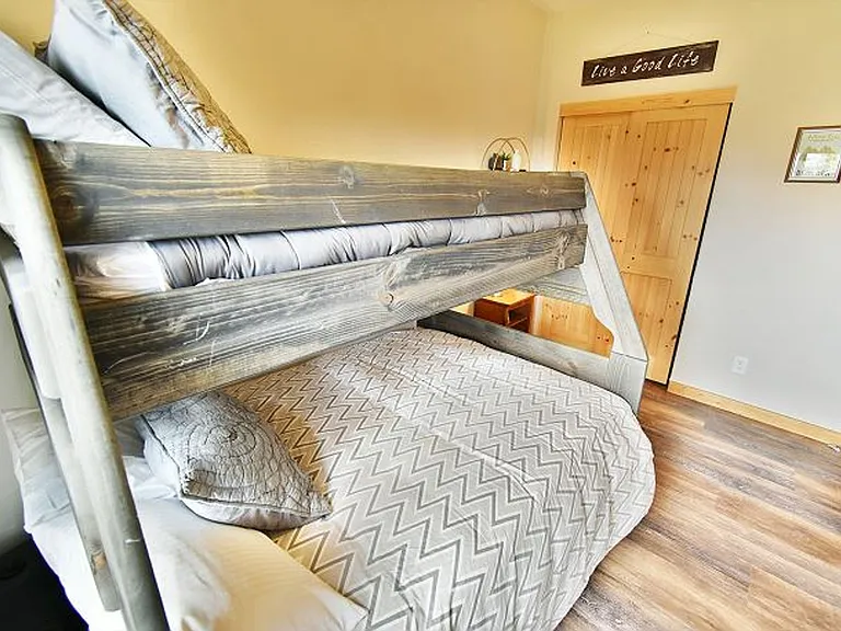 734 E Anemone Trl — Photo 23