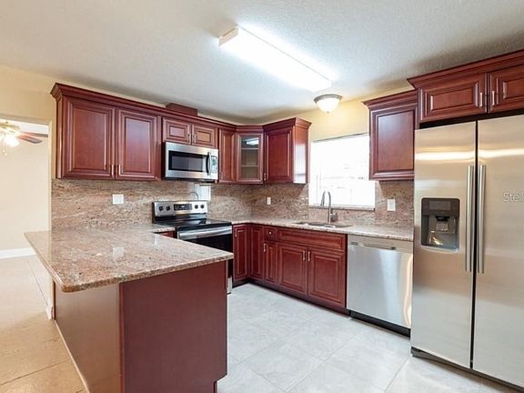 5th image of 820 Keats Ave