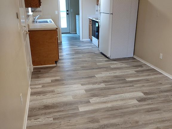 2nd image of 2512 Parkcrest Dr