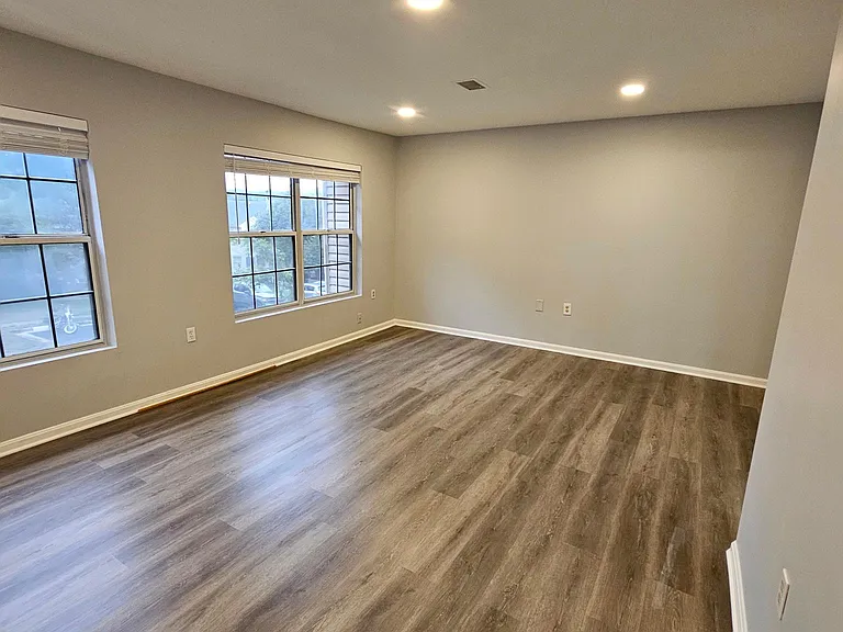12167 Old Salem Ct — Photo 11