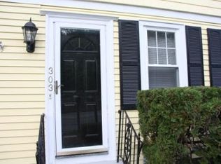 303 Metacom Ave #2, Bristol, RI 02809