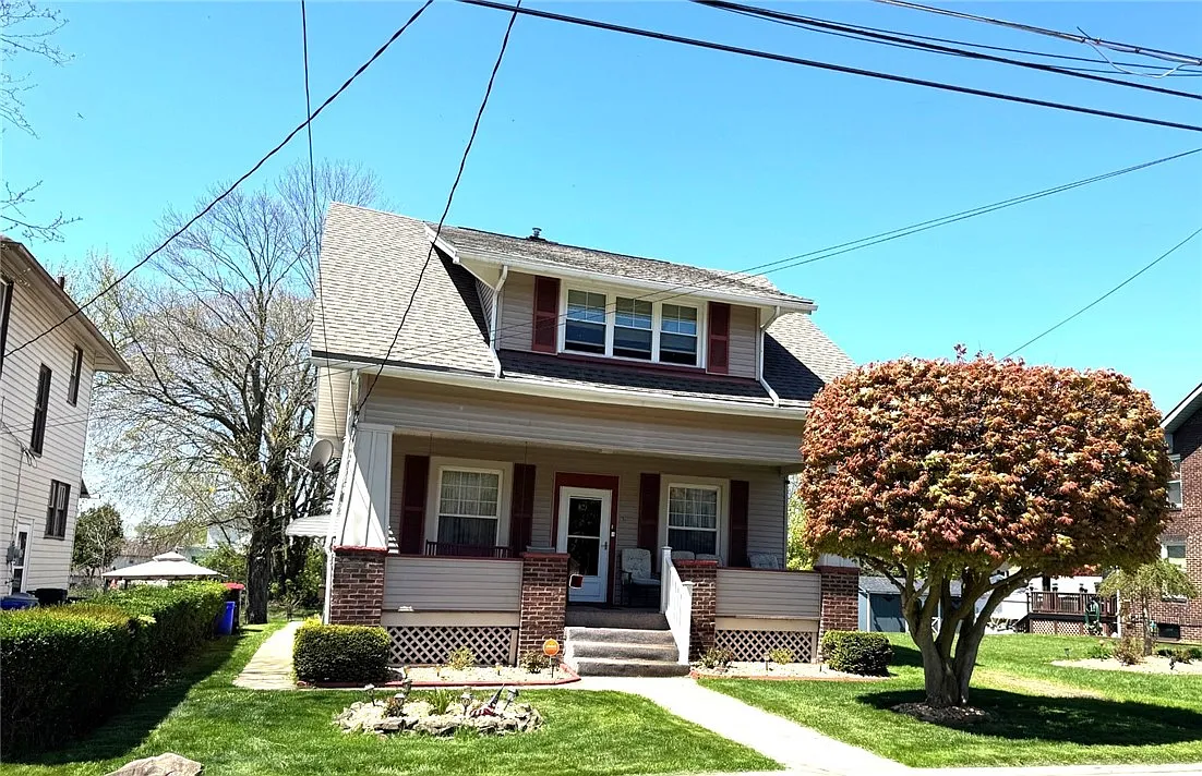 112 S Scott St photo 1