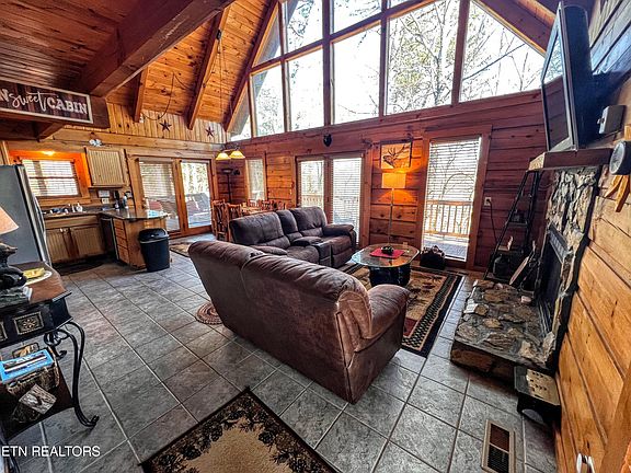 2nd image of 3125 Clearview Rd