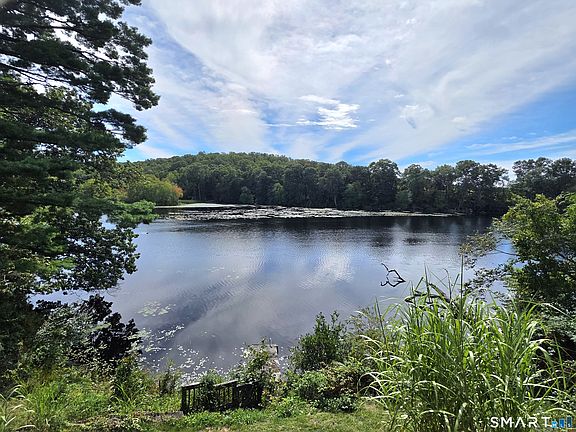 2nd image of 139 Lake Road