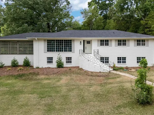 2516 Glendmere Pl, Vestavia, AL 35216
