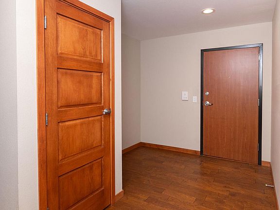 3rd image of 415 6th St N Unit 417