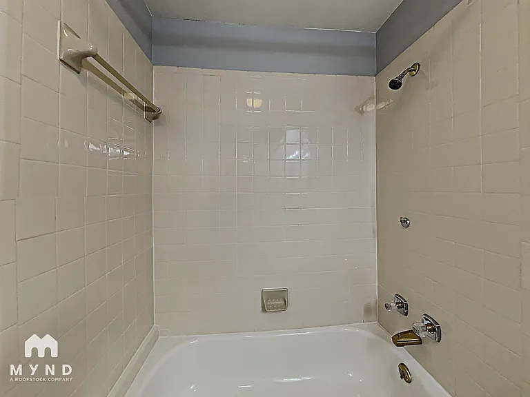 1607 Boardwalk Ct — Photo 13
